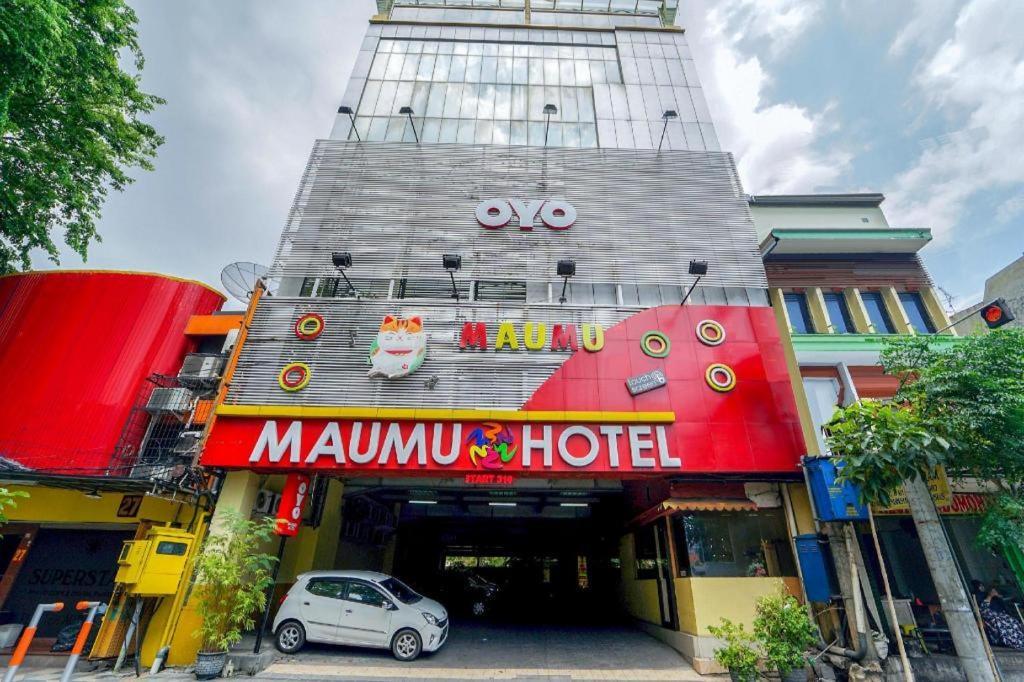 Oyo 235 Maumu Hotel & Lounge Surabaya Exterior photo